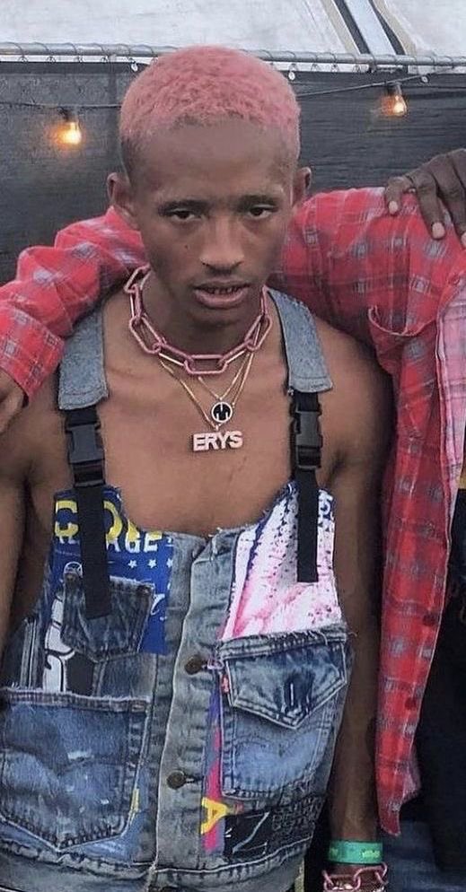 amah_salma_'s tweet photo. Jaden Smith
Before                           After https://t.co/PZrU7tSOd2