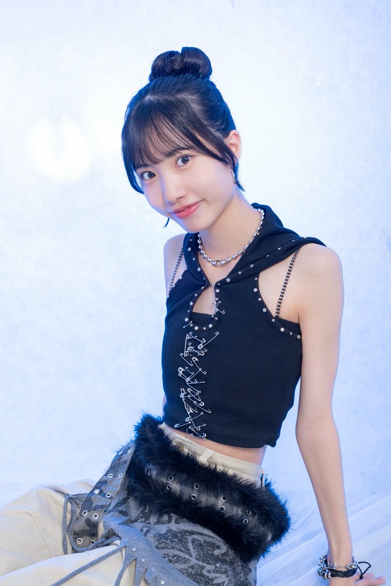 TopYell's tweet photo. 9月30日発売『TopYellNEO2026AUTUMN』では #BEYOOOOONDS にグループ史上初めて加入した新メンバー３人のソロインタビューSP! 2人目は元気いっぱいのパフォーマンスが魅力の #大坪茉乃 さんの素顔に迫ります。研修生時代に抱えていた葛藤や焦りを経て、掴み取った喜びを聞かせてもらいました。 https://t.co/cHfB9uyJq6