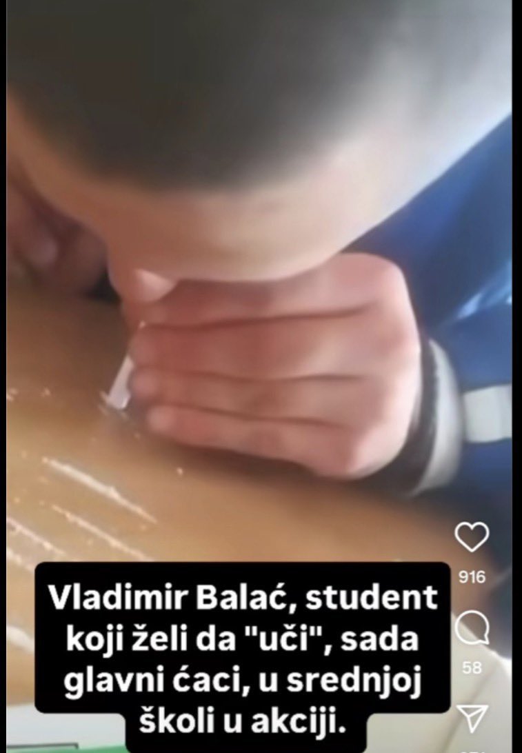 UNCLEBEKS's tweet photo. @avucic Pita vas ovaj vas omladinac… jel ima nesto za njega na proslavi… da dolazi… https://t.co/jsVtlTzC99