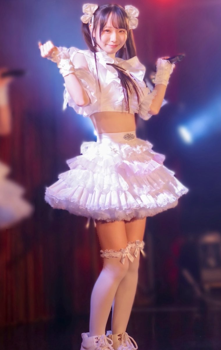 milfi_ayu's tweet photo. デビュー1ヶ月、ウエスト52cmアイドル🎀🐱 https://t.co/AZY1X0lZgH