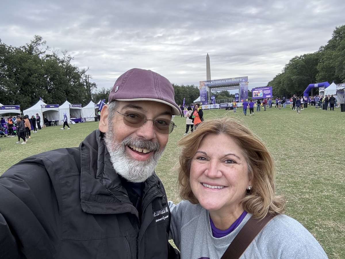 WesJohnsonVoice's tweet photo. On the DC Mall near the Lincoln Memorial for the @alzassociation Walk to End ALZ! Come join us! https://t.co/aKYNPJhiEA