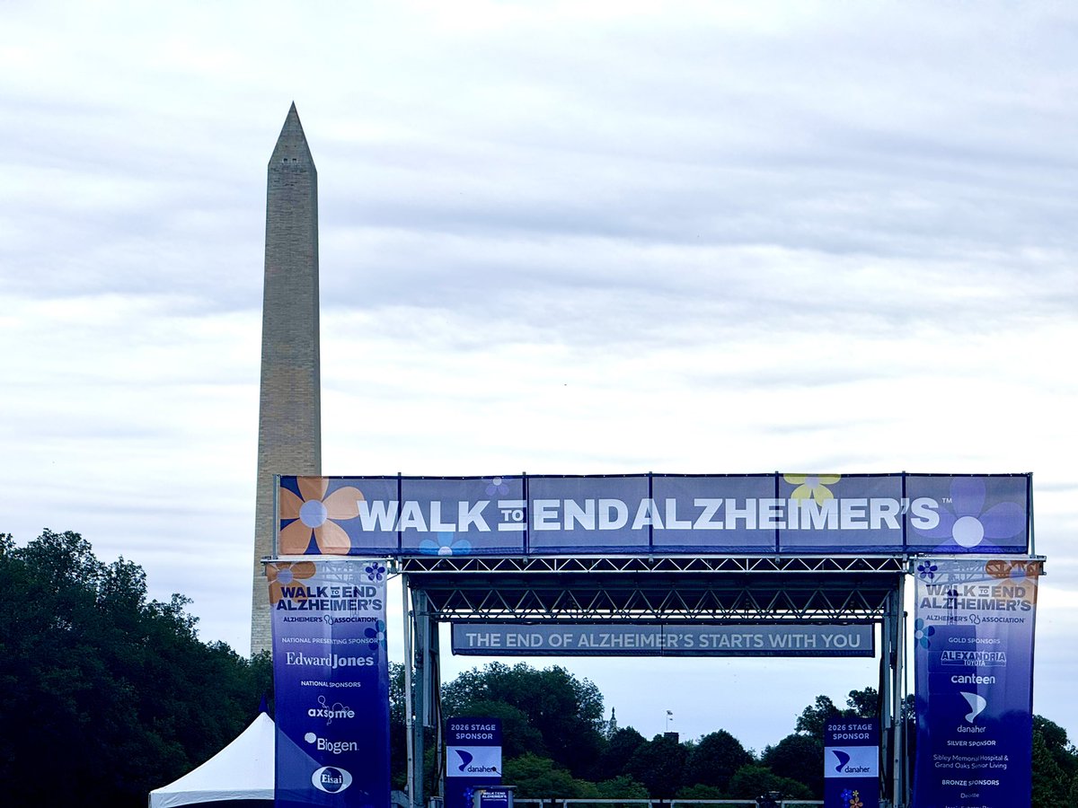 WesJohnsonVoice's tweet photo. On the DC Mall near the Lincoln Memorial for the @alzassociation Walk to End ALZ! Come join us! https://t.co/aKYNPJhiEA