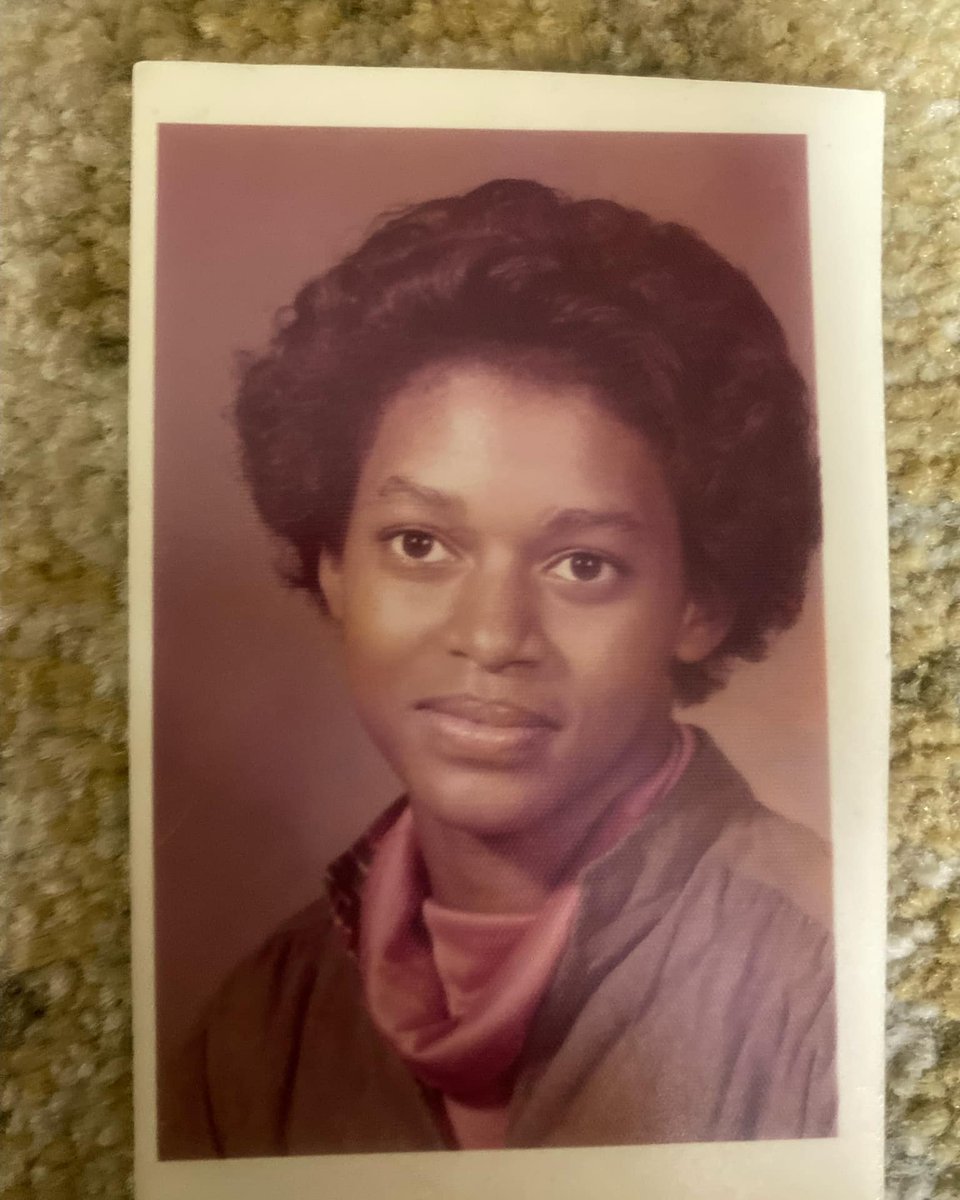 DelindaFref6's tweet photo. Fifteen years ago today, you left us too soon and changed our lives forever. Your love lives on in everyone you touched, especially your boys and four grandchildren. We love you forever, Mommy! https://t.co/VHPkm3bkO9