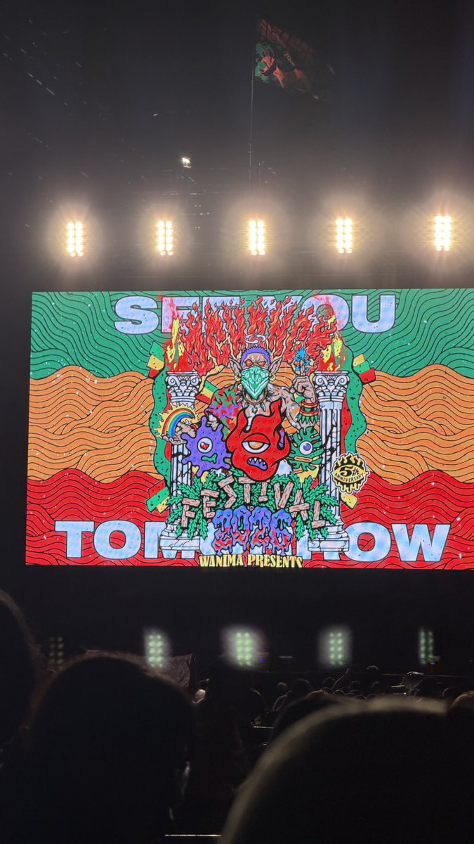Umikt2ka's tweet photo. 1CHANCE Fes1日目
豪雨の中の稲葉さんワンオクのTakaも途中出てきてびっくり！！

しかも見てた場所にHANAのちかちゃんとTakaも近くに居て興奮🤩

明日も大雨だけど本命のワンオク楽しむぞ！！ https://t.co/qFWVU1MNhA