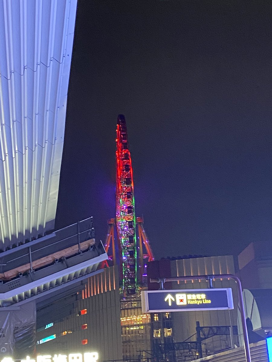 Ys19980715's tweet photo. HEP FIVEの観覧車光るの初めて知った笑 https://t.co/vw4kiAQgH9