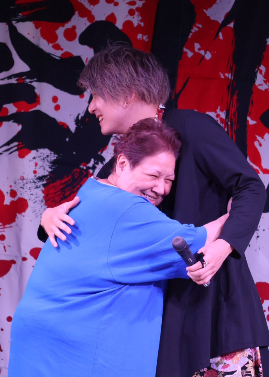 halu02596376's tweet photo. 2026.9.25　昼夜
明石ほんまち三白館
たかし・こうた・京馬の日
良い子悪い子アンポンタン
お芝居　神奈川水滸伝
大入り　昼夜で５枚

ほうきを持った太夫元登場
お芝居みたいです

特別ゲスト
#匹田大智

#劇団美山
#里美たかし総座長
#里美こうた座長
#里美京馬副座長
#中村㐂代子太夫元 https://t.co/GL5I4dfiGh