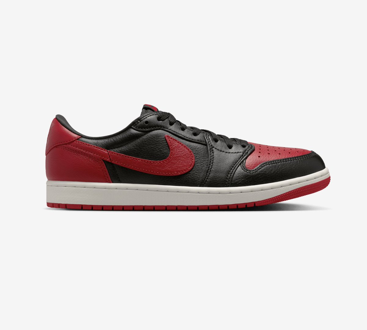 CDNnotify's tweet photo. The Jordan 1 Retro Low OG ‘Banned’ is on sale for $99 (44% OFF) on Foot Locker CA 🇨🇦

https://t.co/HAAnT8hhdE https://t.co/hRdQ6W1yXx