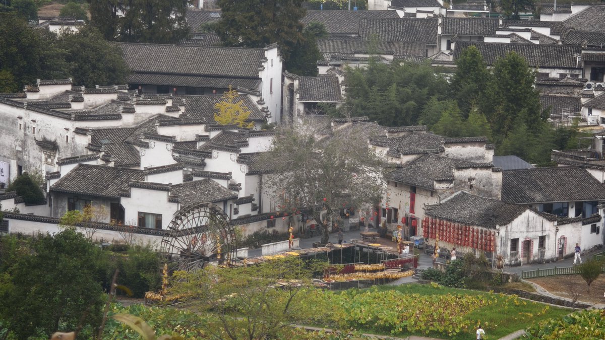jeffhuang95's tweet photo. 我强烈推荐一个地方，安徽的宏村和西递，是完全不一样的一个中国，春天和秋天都非常适合 https://t.co/ANsmxpfTw3
