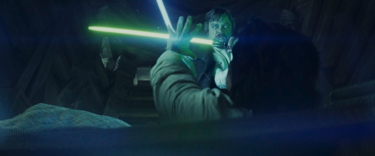 SWshotbyshot's tweet photo. Star Wars: The Last Jedi - shot 1452 https://t.co/moE9oRTPR1