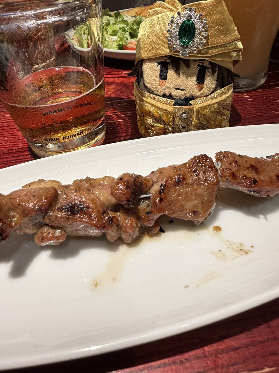 kitariss's tweet photo. ラムケバブでございます💁‍♀️
🐯にくー！ビールがもうないぞ！🍺
は！すいません、すぐに追加を！ https://t.co/FE5ffFpE6x