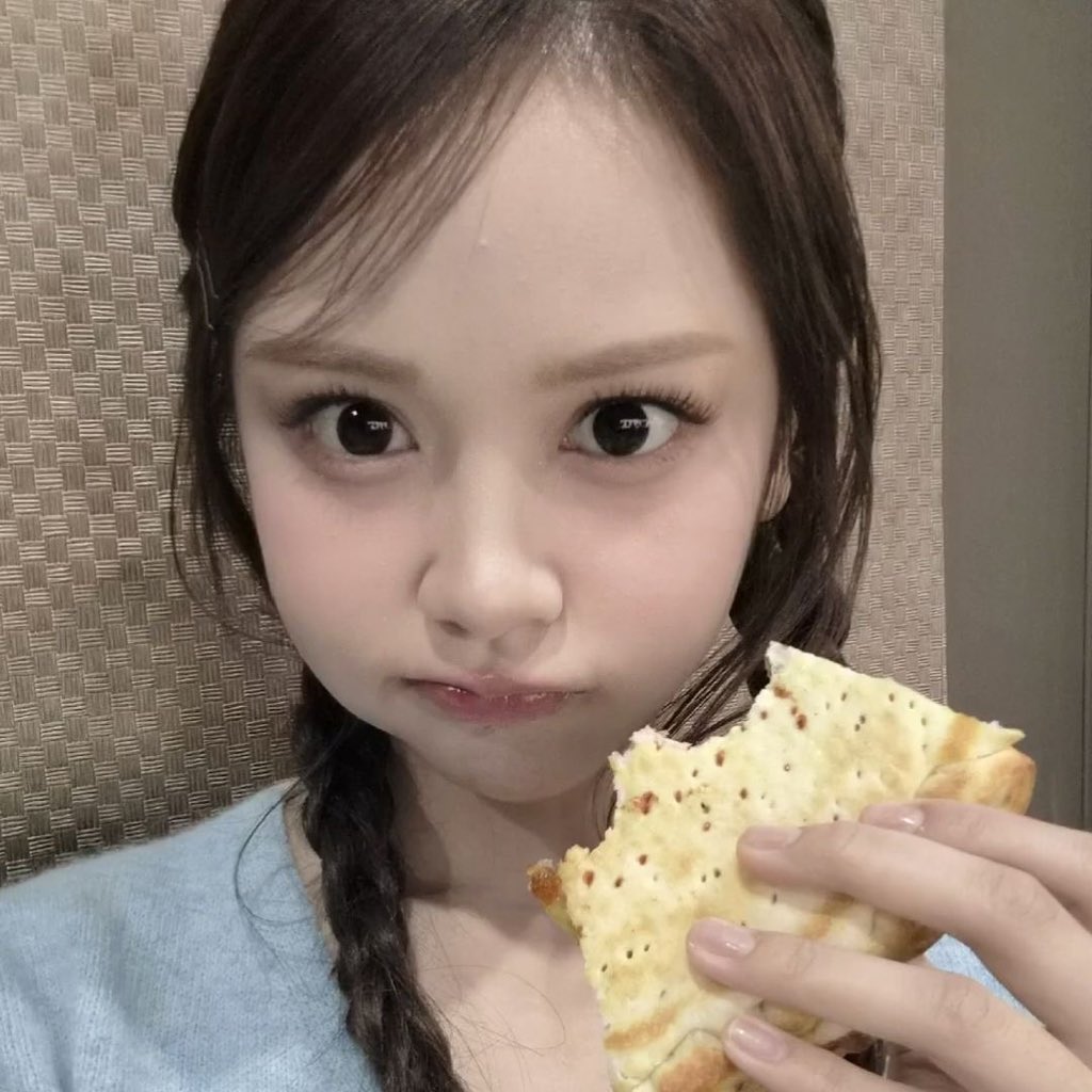 caewrmen's tweet photo. @bulanrpw yg imut gamau? https://t.co/3mjYnhB9hk