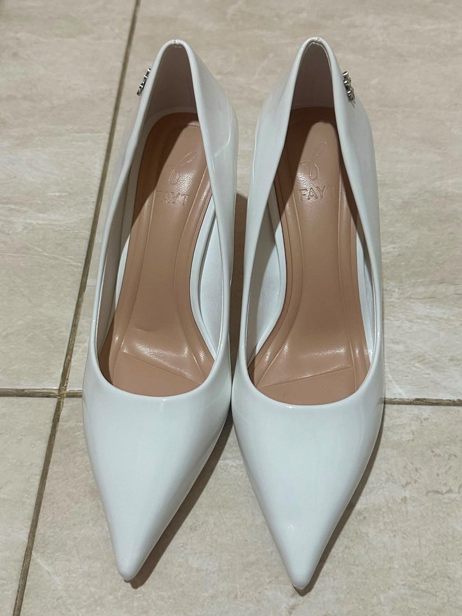 cudleselly's tweet photo. WTS‼️ Heels Fayt Official 👠🩷

Dijual karena kegedean, jadi mau reorder size😭

✨ Size 36
✨ NEW, belum pernah dipake keluar
💰 Beli 344K → lepas 320K (nego sampe jadi!!)
📍 Jakarta Barat

Siapa cepet dia dapet! 🥹 DM kalau minat/butuh foto &amp; detail! 💌 https://t.co/72ssFiJkao
