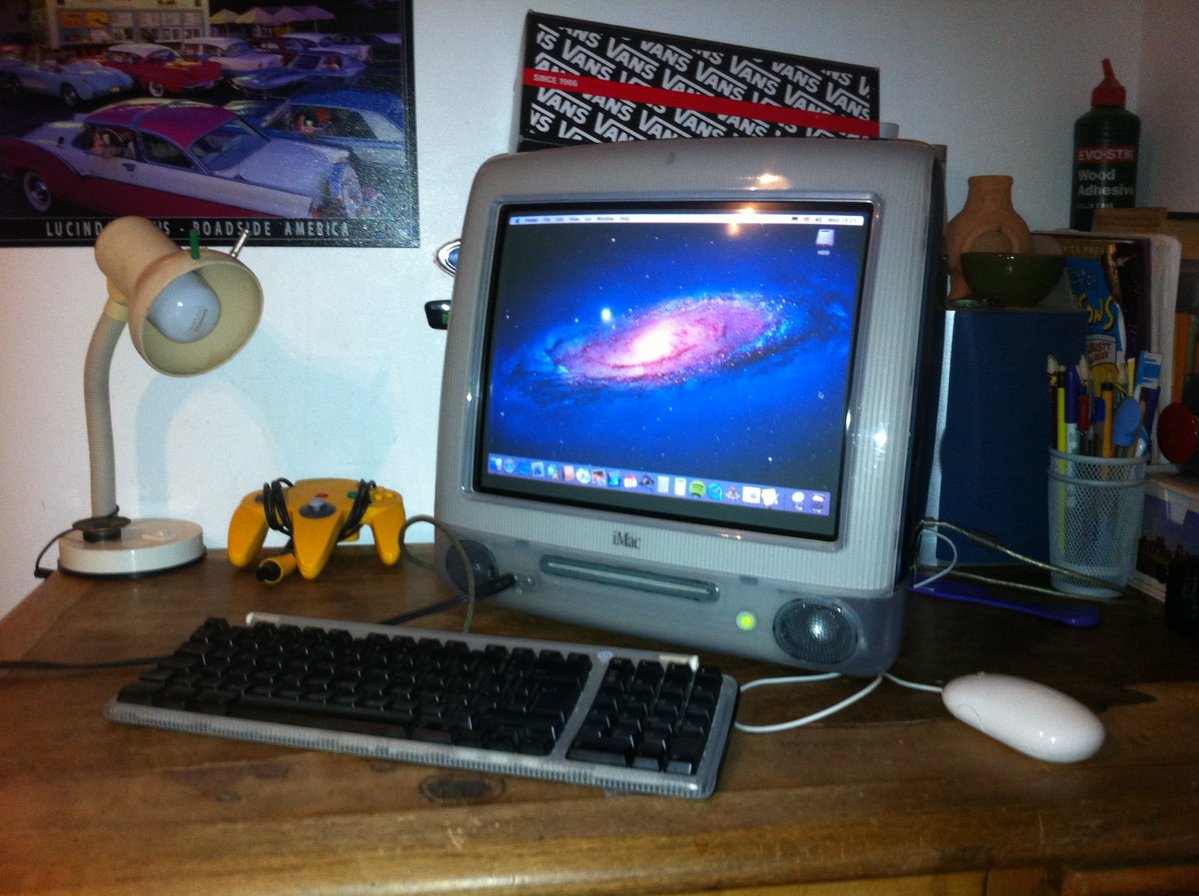SamGate360's tweet photo. All my #Apple #Macintosh #computers in 2012 when i was 15. £6 for the lot all working on #MacOS 9 in 2010 at a car #bootsale. I updated them the #Mac #OS #Panther
How times have changed. Now they are worth 10 billion dollars on #eBay broken and unrepairable in 2026. #oldskool https://t.co/sU2wBvyQGT