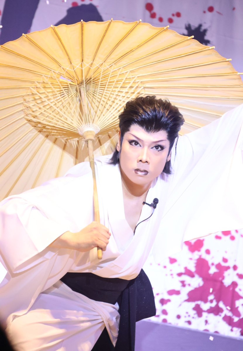 halu02596376's tweet photo. 2026.9.25　昼夜
明石ほんまち三白館
たかし・こうた・京馬の日
良い子悪い子アンポンタン
大入り　昼夜で５枚

今月満を持して？
総座長が祭りに降臨
お芝居は一触即発のシーンで終わり、ラストショーでその続きが見られる憎い演出✨

#劇団美山
#里美たかし総座長
#里美花太郎花形 https://t.co/KBnB8wDLMs