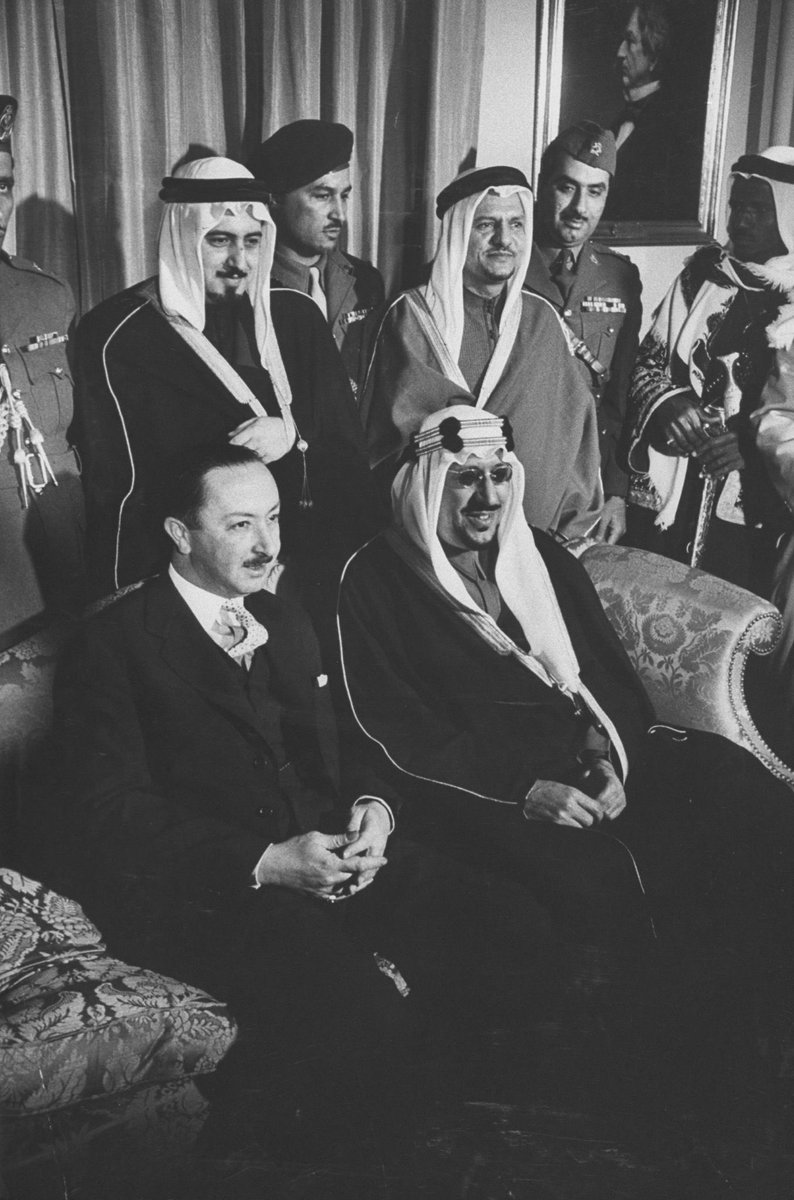 malaskar6280's tweet photo. في لحظةٍ من لحظات التاريخ العربي المشرقة، ومشهدٍ يعكس عمق الروابط الأخوية بين المملكتين الشقيقتين 🇸🇦🇮🇶، وثّقت العدسات عام 1957م زيارة جلالة الملك سعود بن عبدالعزيز آل سعود — طيّب الله ثراه — إلى بغداد، حيث استُقبل بحفاوةٍ ملوكية من الملك فيصل الثاني بن غازي — رحمه الله.

لقاء القمّتين الملكيتين لم يكن مجرّد بروتوكول دبلوماسي، بل تجسيد حقيقي لوحدة المصير والرؤية المشتركة بين بلدين تربطهما أواصر الدم والتاريخ والدين.

الصور التي خلدت تلك اللحظات، لا تزال تنبض بالهيبة والمجد العربي، وتروي للأجيال فصلاً من فصول المودة والصفاء بين الرياض وبغداد.

رحم الله القائدين العظيمين، وأسكنهما فسيح جناته، وجعل ذكراهما نبراسًا للمحبة العربية الأصيلة.