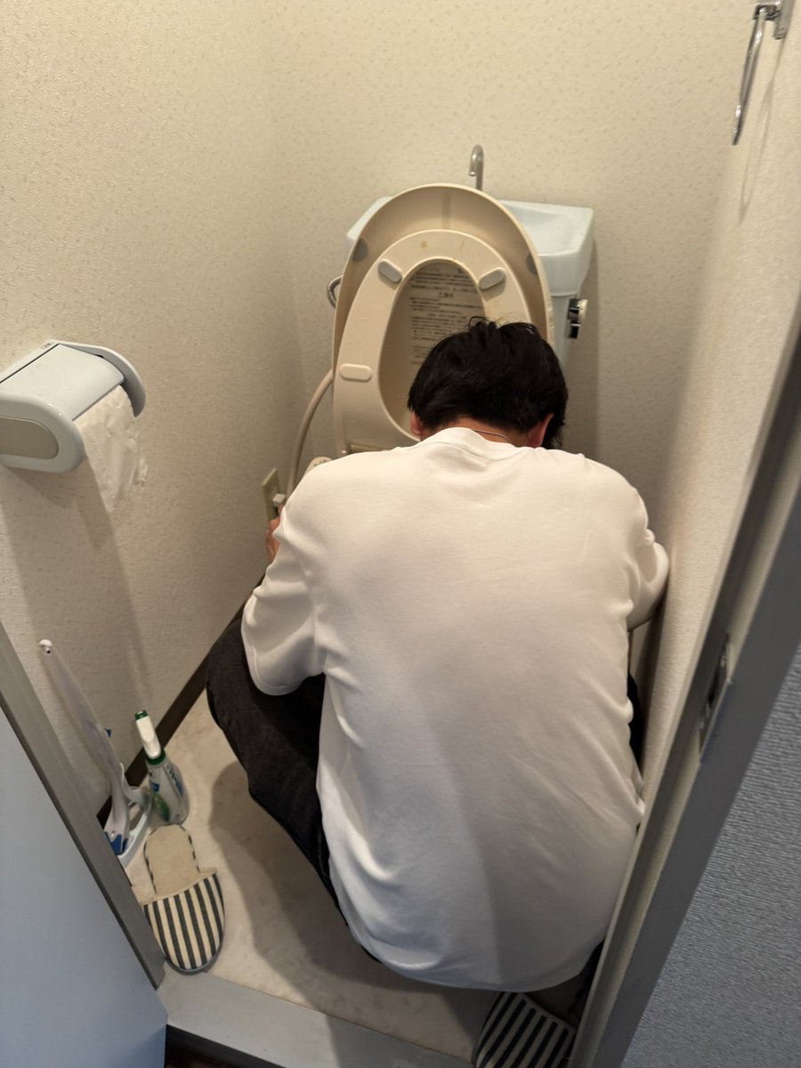 kimchiCR77's tweet photo. クラロワオフ会と泥酔マリオ
1人まだ4-1でダウンえぐいのあえぐいぞ🫵
@poimas30 
@akaricr_ 
@Noah__CR https://t.co/V8DKuEhifg
