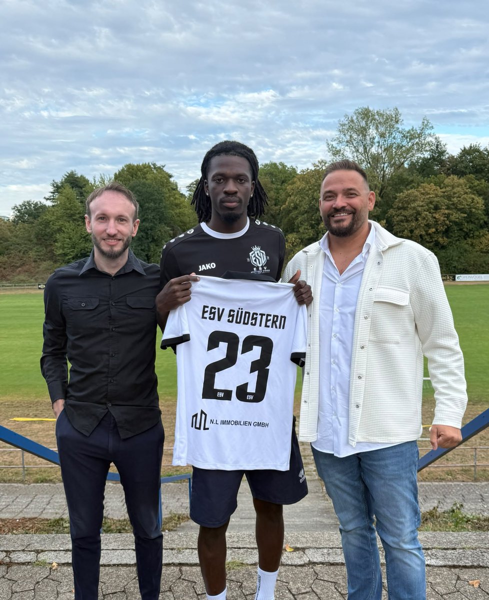 donfitzkolkins's tweet photo. DONE DEAL✍️🏾✅️
A new chapter begins in Germany 🇩🇪 for our elegant midfielder Franck Zoumessi. 🔥
I wish you the best this season.
Your dreams are valid.
#fifaagent #football https://t.co/XZ2Ygd4zXc