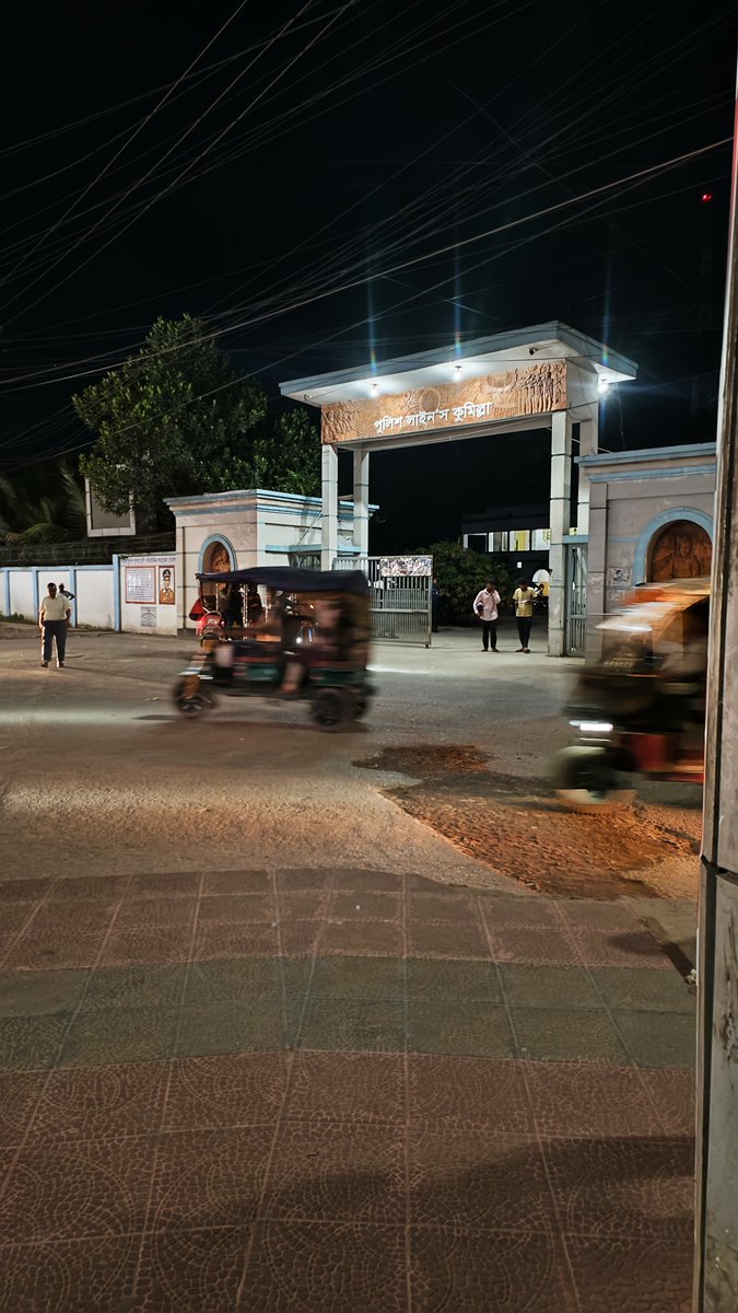 Fariha_js's tweet photo. Jibon ordhek jabe ga bus er jonne wait korte korte 🤦🏾‍♀️ https://t.co/68LjAYHx6s