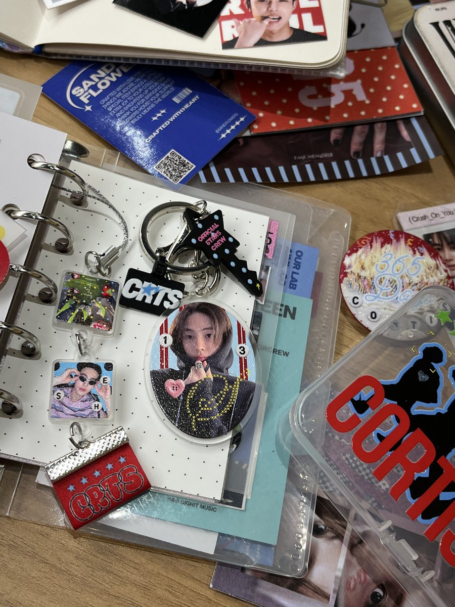 kekenla's tweet photo. Rombongan freebies ryul dan si ntik hyeon timaaciw🧚‍♀️💗💅🏻 @cortisay https://t.co/iHs5C0nwqT