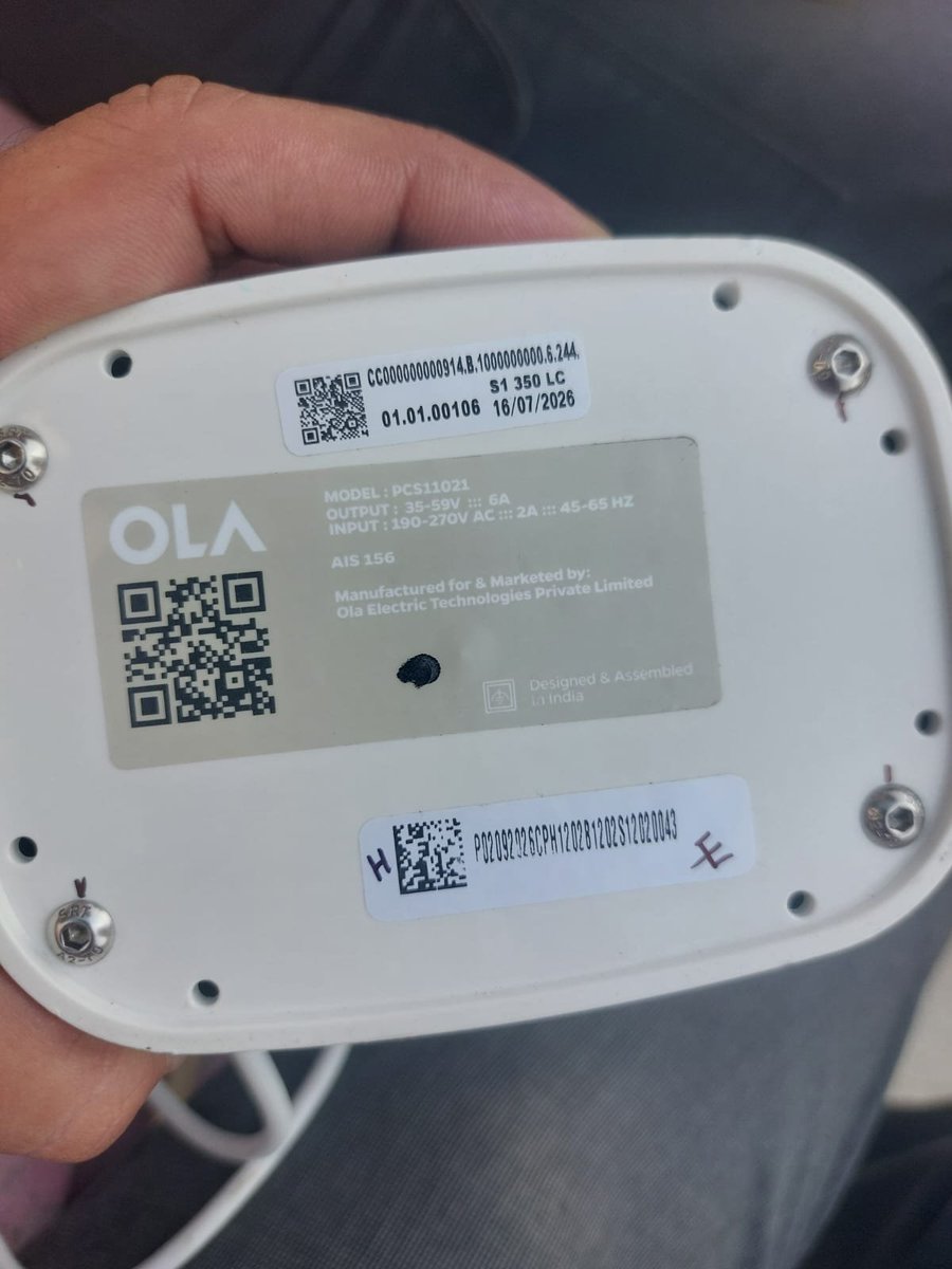 Tushar_Sahib's tweet photo. @OlaElectric Received my scooter today, but unfortunately, the charger was delivered damaged. Please arrange a charger replacement ASAP. If the battery reaches 0% without a charger, it could potentially get damaged. Please resolve this urgently.
@jagograhakjago @GoI_MeitY https://t.co/5lH4vmfwfL