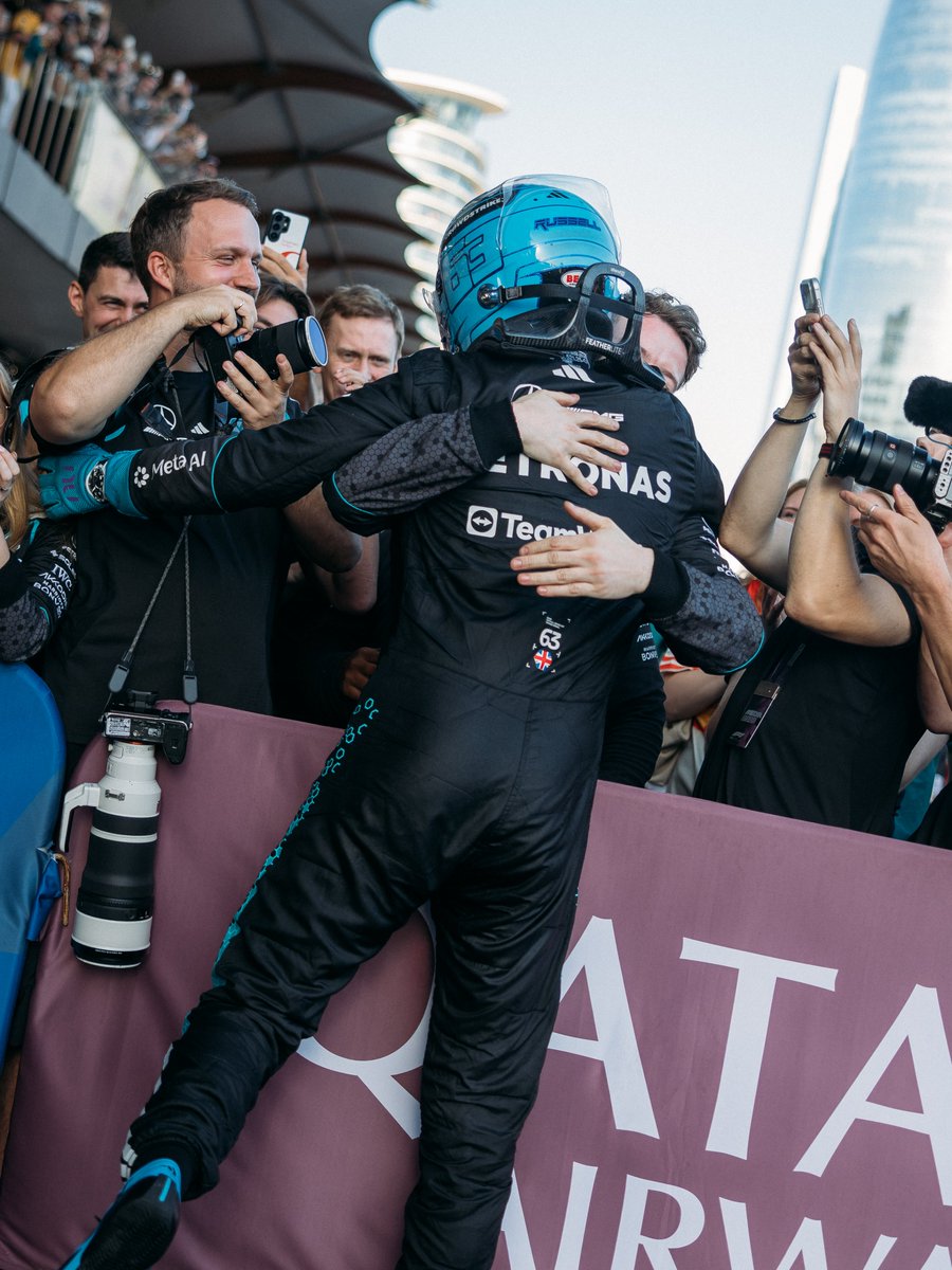 F1's tweet photo. The T-pose is back! 

#F1 #AzerbaijanGP https://t.co/JYJjoiaTzn