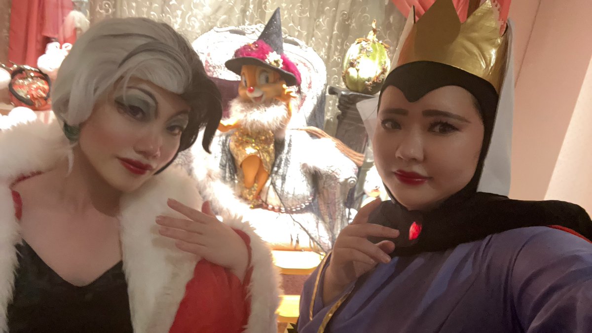 nnkchn_0104's tweet photo. 二回目は女王👑とクルエラ👠で🏰インしてきた！先週に引き続き雨だったけど、去年のリベンジが全部叶ってよかった！💪
最後の最後で女王様にも会えたので大満足です😭😭😭うめち一日ありがとう！朝から夜までずっと笑って楽しかった🎶🎶 https://t.co/F9390AFler