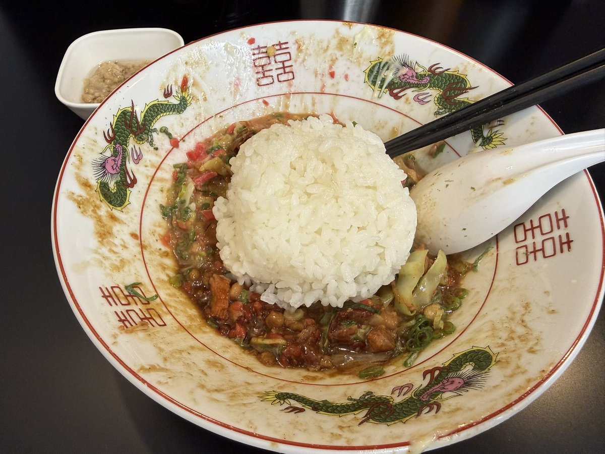 taltolto's tweet photo. ハイパーファットン
オコノミヤキ300g
マヨ紅生姜九条ネギ
ニンニクマシアブラマシライス

これ美味すぎ！
ペロリと麺食べちゃったからライスを追加注文してドボン😋
紅生姜最高👍👍 https://t.co/J2padU3rzQ