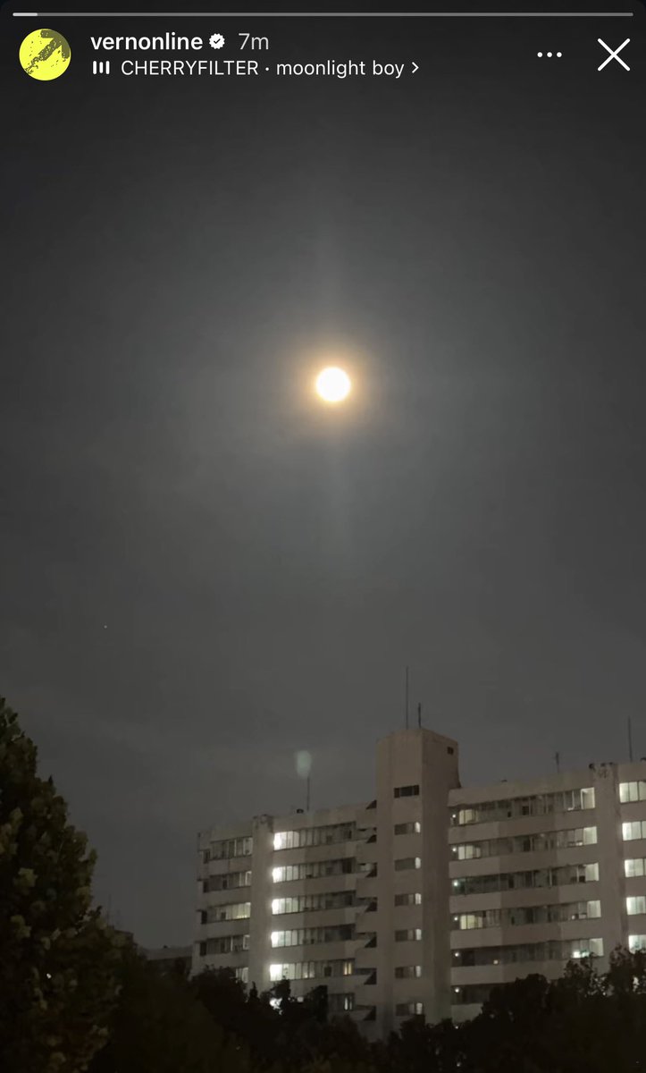 chweposts's tweet photo. Vernonline instagram story with the moon 🌕 https://t.co/g5GN98zaho