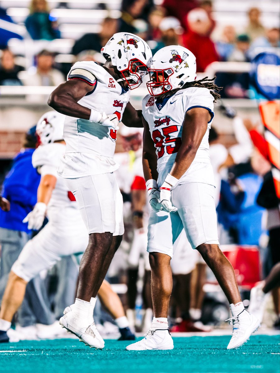 LibertyFootball's tweet photo. 📸 09.24.2026 https://t.co/3RfV70J1sN