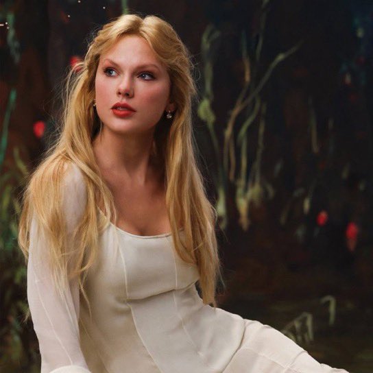 PopBase's tweet photo. ‘The Fate of Ophelia’ by Taylor Swift returns to the Top 10 of the Global Spotify chart at #7 (+9) with 4.02 million streams. https://t.co/Cfo24KeU6i