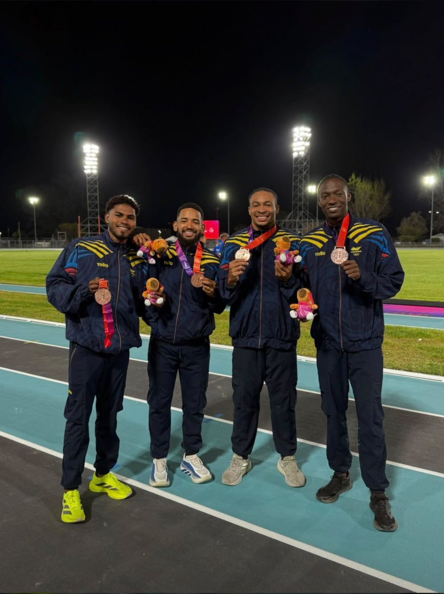 inder_atlantico's tweet photo. 🇨🇴🏆 ¡Atlántico cerró por lo alto los Juegos Suramericanos de Santa Fe, Argentina!

🥇 Oro: María Alejandra Rocha y Marleth Ospino, relevo 4x400 femenino.
🥉 Bronce: María Paulina Pérez, dobles mixtos.
🥉 Bronce: Néiker Abello, relevo 4x400 masculino.

¡Felicidades, campeones! 👏🏻 https://t.co/YpXwfKo5k1