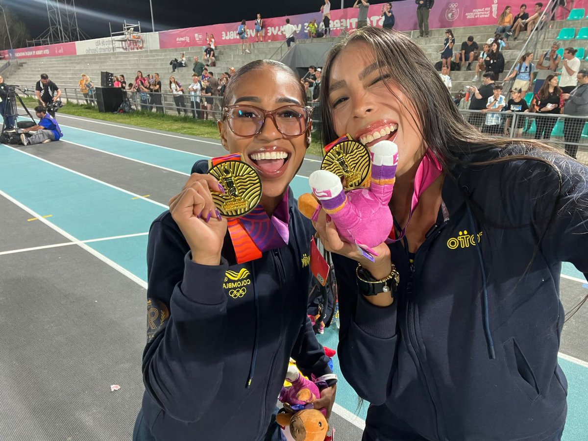 inder_atlantico's tweet photo. 🇨🇴🏆 ¡Atlántico cerró por lo alto los Juegos Suramericanos de Santa Fe, Argentina!

🥇 Oro: María Alejandra Rocha y Marleth Ospino, relevo 4x400 femenino.
🥉 Bronce: María Paulina Pérez, dobles mixtos.
🥉 Bronce: Néiker Abello, relevo 4x400 masculino.

¡Felicidades, campeones! 👏🏻 https://t.co/YpXwfKo5k1