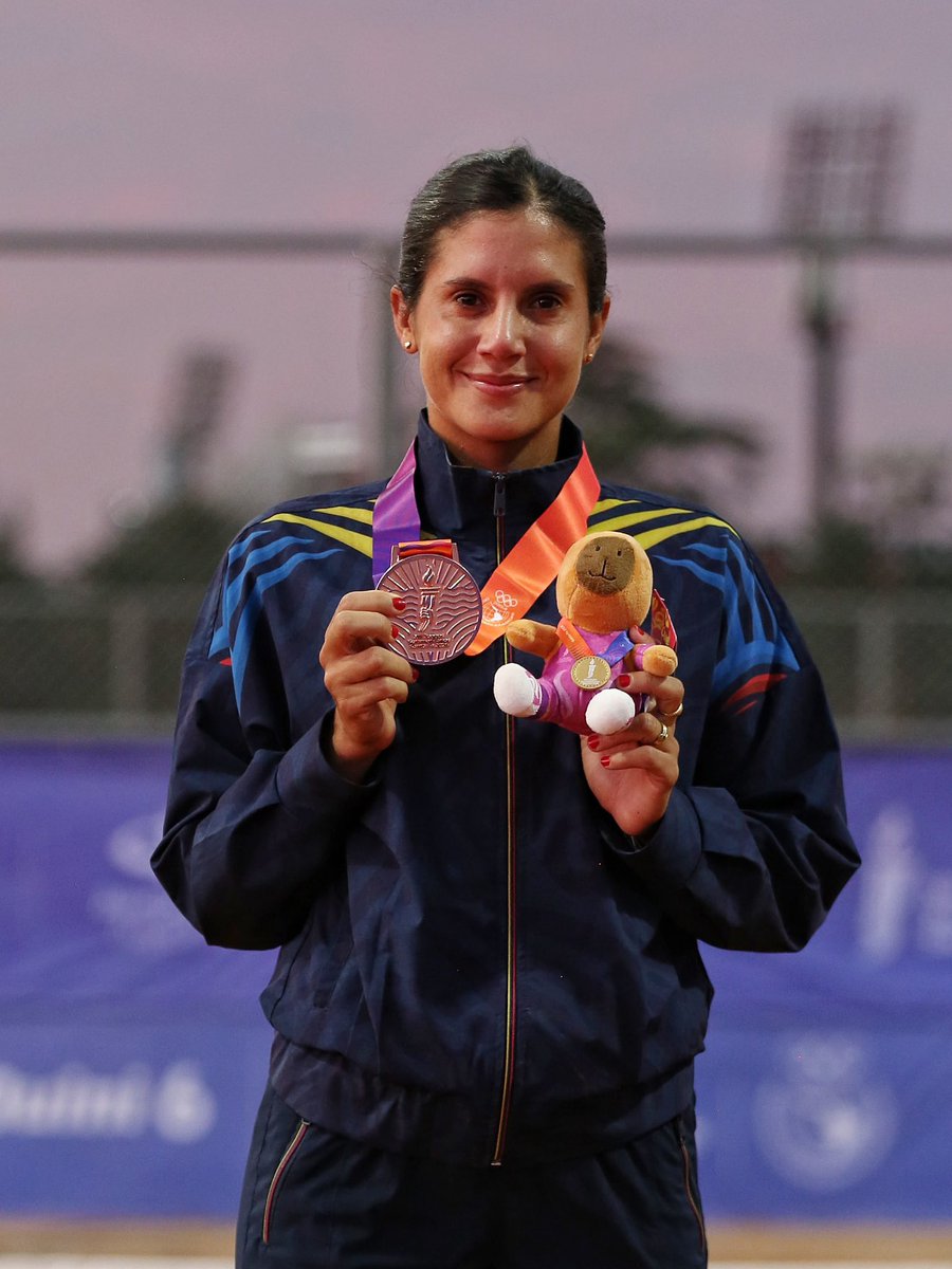 inder_atlantico's tweet photo. 🇨🇴🏆 ¡Atlántico cerró por lo alto los Juegos Suramericanos de Santa Fe, Argentina!

🥇 Oro: María Alejandra Rocha y Marleth Ospino, relevo 4x400 femenino.
🥉 Bronce: María Paulina Pérez, dobles mixtos.
🥉 Bronce: Néiker Abello, relevo 4x400 masculino.

¡Felicidades, campeones! 👏🏻 https://t.co/YpXwfKo5k1