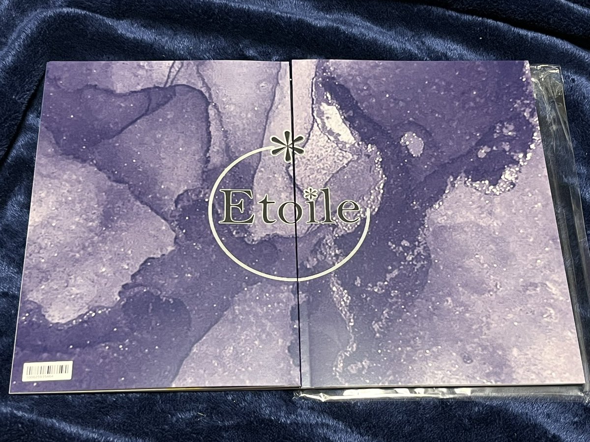 Moeeclipse's tweet photo. 乱丁ありませんでした✨
B5/FC20ページ
予価-1200円 https://t.co/AIb2z3ZZbt