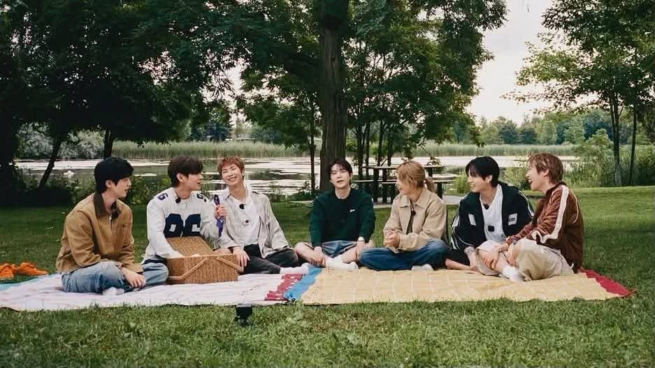 TaeTae284345's tweet photo. RT &amp; REPLY TO VOTE 💜

I vote for #ARIASBTS at the 2026 ARIA Music Awards..
#ARIASBTS
#ARIASBTS
#ARIASBTS https://t.co/Yn6ISHQsqI