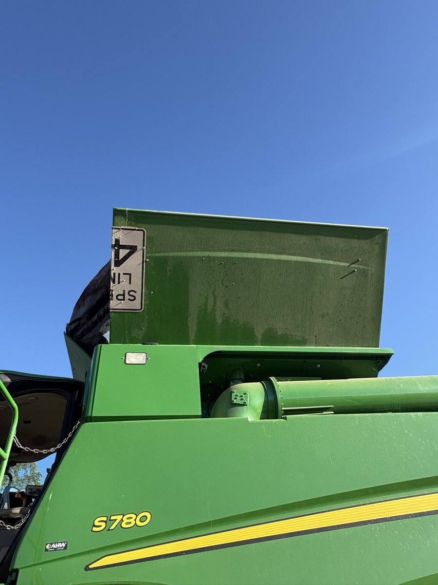 swanso55127's tweet photo. John Deere- $6,000 for new panel
I think road sign and some glue
#adaptive https://t.co/wvSLO2ByOJ