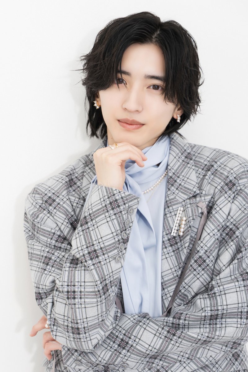 oricon's tweet photo. なにわ男子・道枝駿佑、インタビュー🩷
『M.I.S.S.I.O.N. 歌劇な潜入捜査官』裏側語る

アイドルとしての“ミッション”は？
事務所の伝統継承への思いも✨️
https://t.co/Wk5yevBlOL https://t.co/1tOWncQMUP
