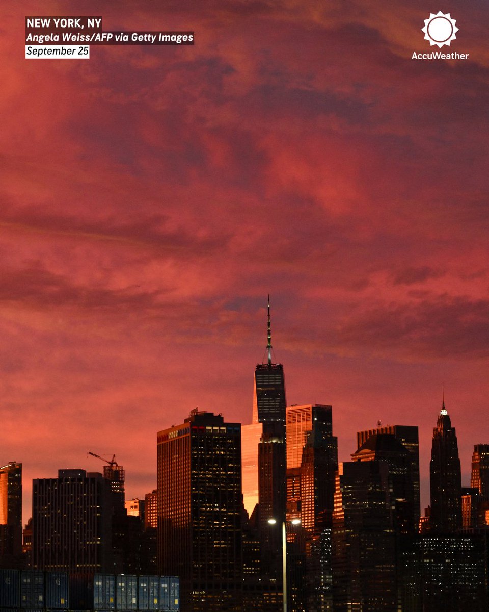 accuweather's tweet photo. A fiery sunset lit up the New York City skyline Friday night, putting on a spectacular show ahead of this weekend’s nor’easter. 🌇 https://t.co/newkd7ZJ22