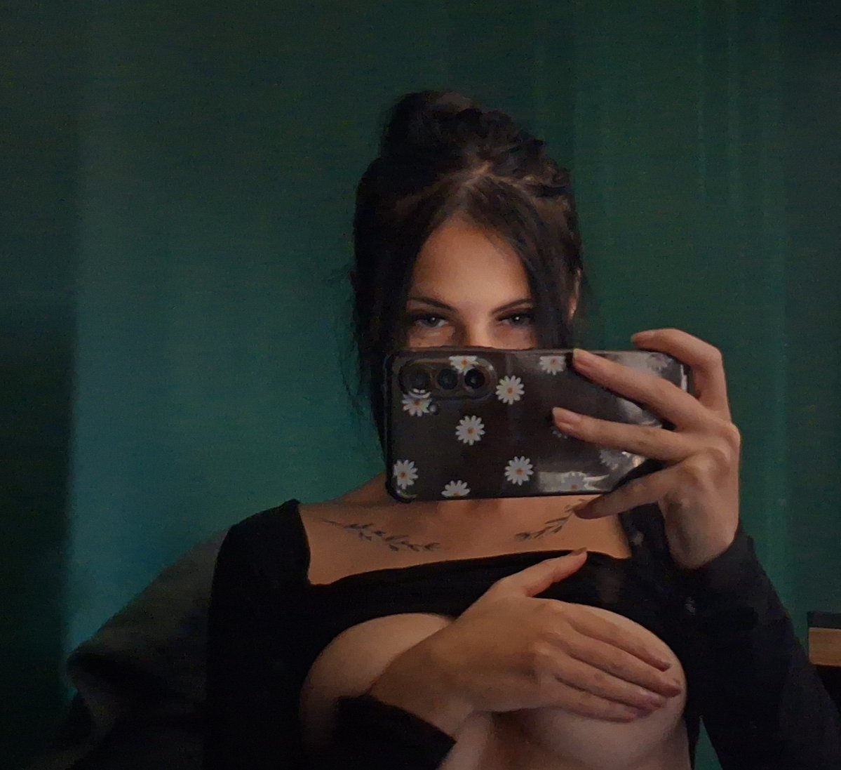 Lostbonesx3's tweet photo. Im a bit of a handful https://t.co/BVEvJ5DvuM