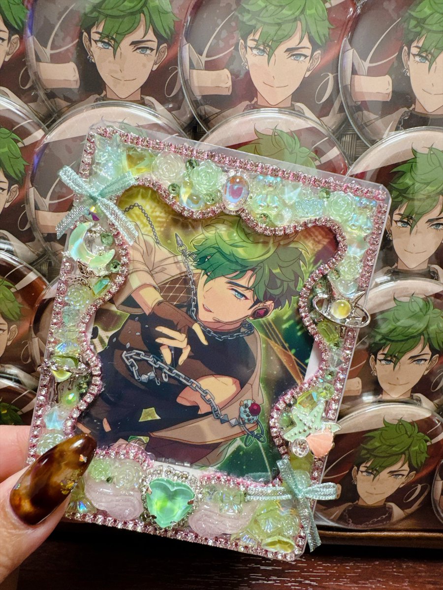 a_ni_co_'s tweet photo. それから2、3枚目は、先日のショップにお邪魔しましてお迎えさせていただいた作品🤍🤍🫶🏻
どれもキラキラで本当に可愛すぎ🥹💎
ずっと言ってるけど縁なみなみが絵画の額縁みたいで本当に素敵✨✨
早く他の推しも撮りたい💗🫶🏻
素敵なご縁に本当に感謝です🌈💫
#のんのんケース 
#みせてのんのんケース https://t.co/z9ssl9FXHv