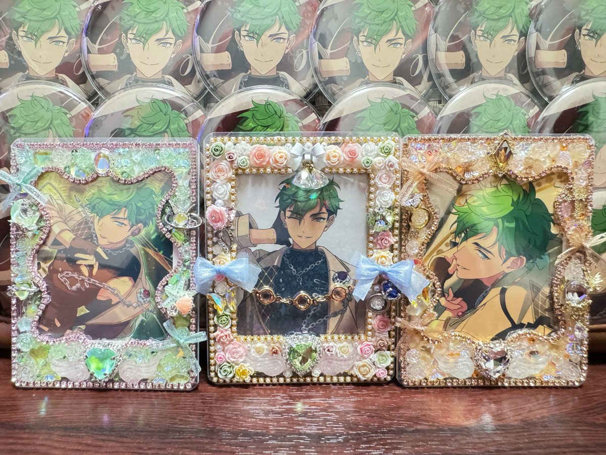 a_ni_co_'s tweet photo. それから2、3枚目は、先日のショップにお邪魔しましてお迎えさせていただいた作品🤍🤍🫶🏻
どれもキラキラで本当に可愛すぎ🥹💎
ずっと言ってるけど縁なみなみが絵画の額縁みたいで本当に素敵✨✨
早く他の推しも撮りたい💗🫶🏻
素敵なご縁に本当に感謝です🌈💫
#のんのんケース 
#みせてのんのんケース https://t.co/z9ssl9FXHv