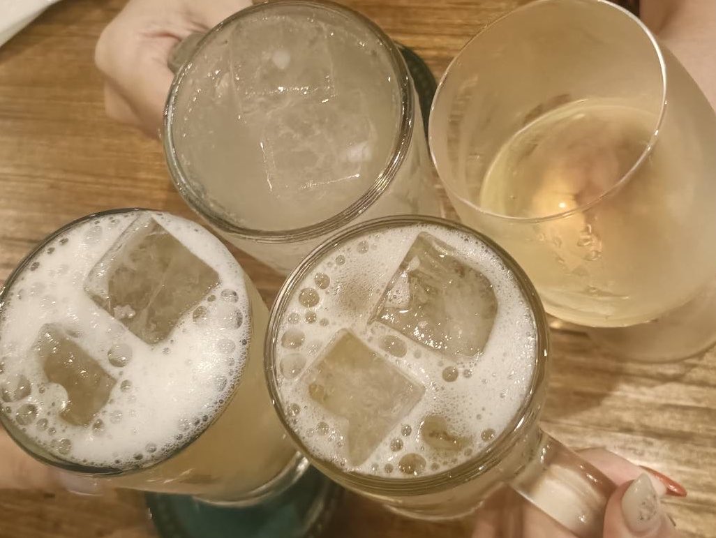 chaaaamcha's tweet photo. ｼﾙﾊﾞｰｳｨｰｸはｴｲｶﾞにﾜｶﾔﾏ更にｵｲｼｲからの🍖ﾒﾝで🍺そしてオンライン🎮に🏠でｴｲｶﾞ https://t.co/NeUwSRI1aD