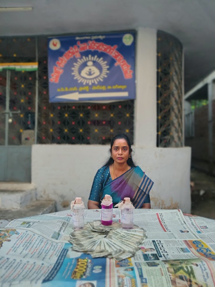 TelanganaACB's tweet photo. TRAP CASE - KARIMNAGAR RANGE 

Daroju Padma, CDPO (Child Development Project Officer), Metpally, Jagtial District was caught by ACB, Karimnagar unit while AO demanding and accepting a bribe amount of Rs. 63,000/-.

(Full details are in Press Note) https://t.co/RqMIxGuai1