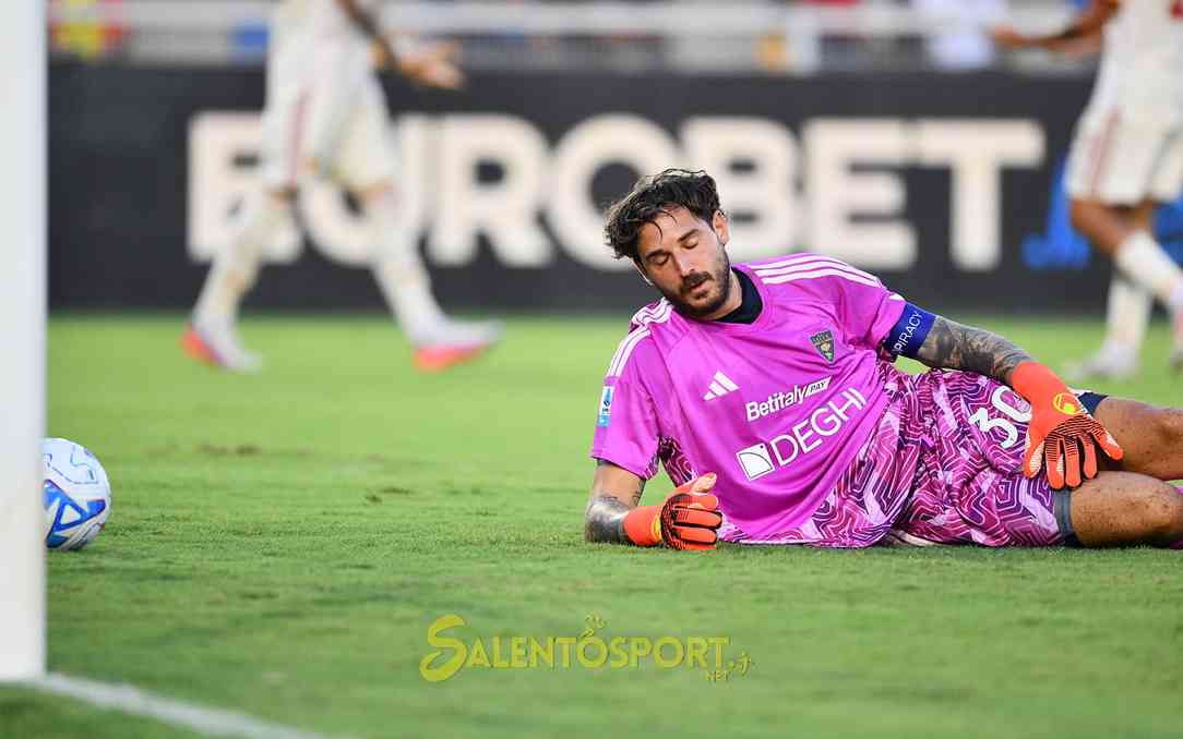 SalentoSport's tweet photo. LECCE – Falcone, parole di capitano: “Sento la responsabilità e il legame con il club” https://t.co/9sgposyIHT #Lecce #Falcone #Calcio #Sport #SerieA https://t.co/eHiIdO2qnB