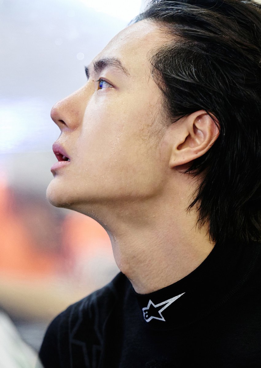 wxyzybxz's tweet photo. category: the best jawline https://t.co/HIAhVx0Ctp