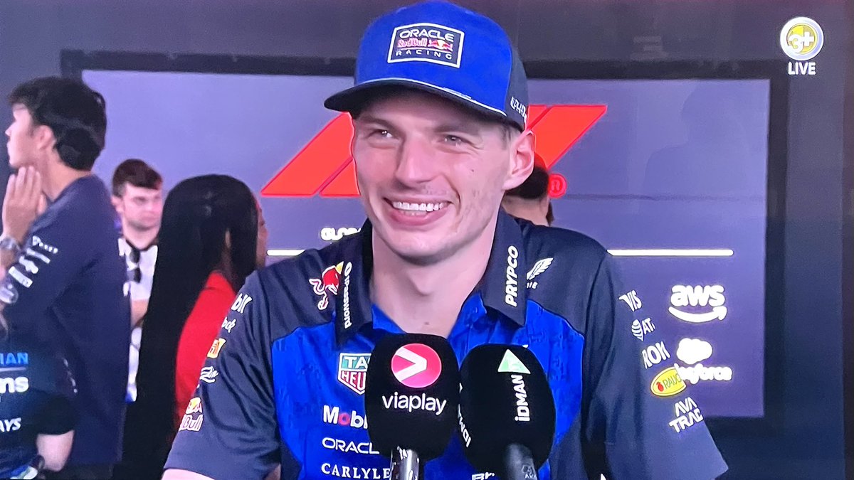 F1ToRuleThemAll's tweet photo. “mercedes said ‘when there is blood in the water, max can always smell it’”

max: “I will always give it everything I have, I don’t need to smell blood” https://t.co/neAbmx8jkM