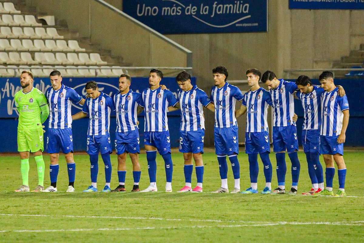 lorcadeportiva's tweet photo. 24H PARA EL PARTIDO 🆚 @castellonense_ . 

Todos juntos, equipo y afición, empujando en la misma dirección.
¡Os necesitamos! ¡Vamos, Lorca! 💪🔥

#MeQuedoContigo https://t.co/C1aumKKmdr