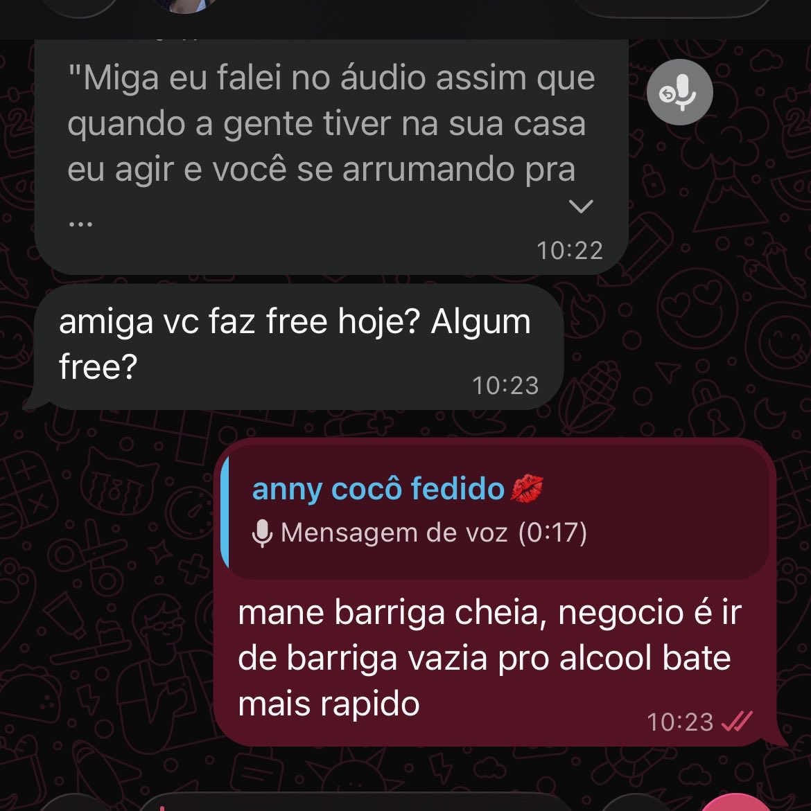 amandokaris's tweet photo. sa anny, eu economizando ate as gota de alcool https://t.co/l5QHlrBX9s