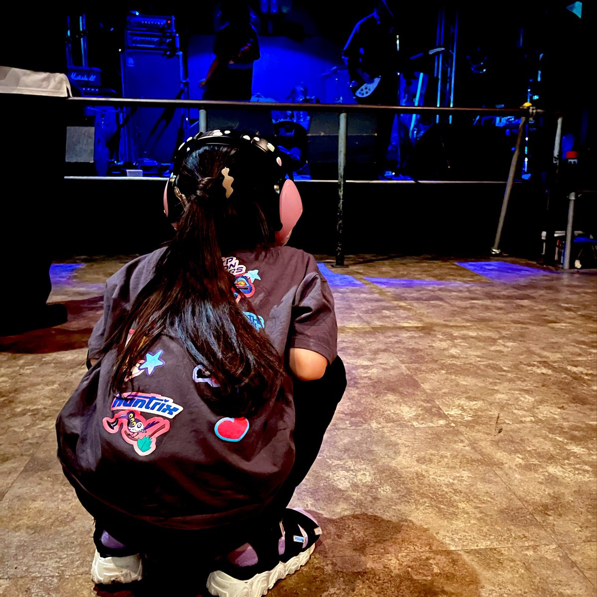 minestrone1013's tweet photo. 父親の酔っ払いMCを聴く子どもたち

音楽中年としてがんばるらしいw

楽しい夜でした https://t.co/R4sM4DHBTl
