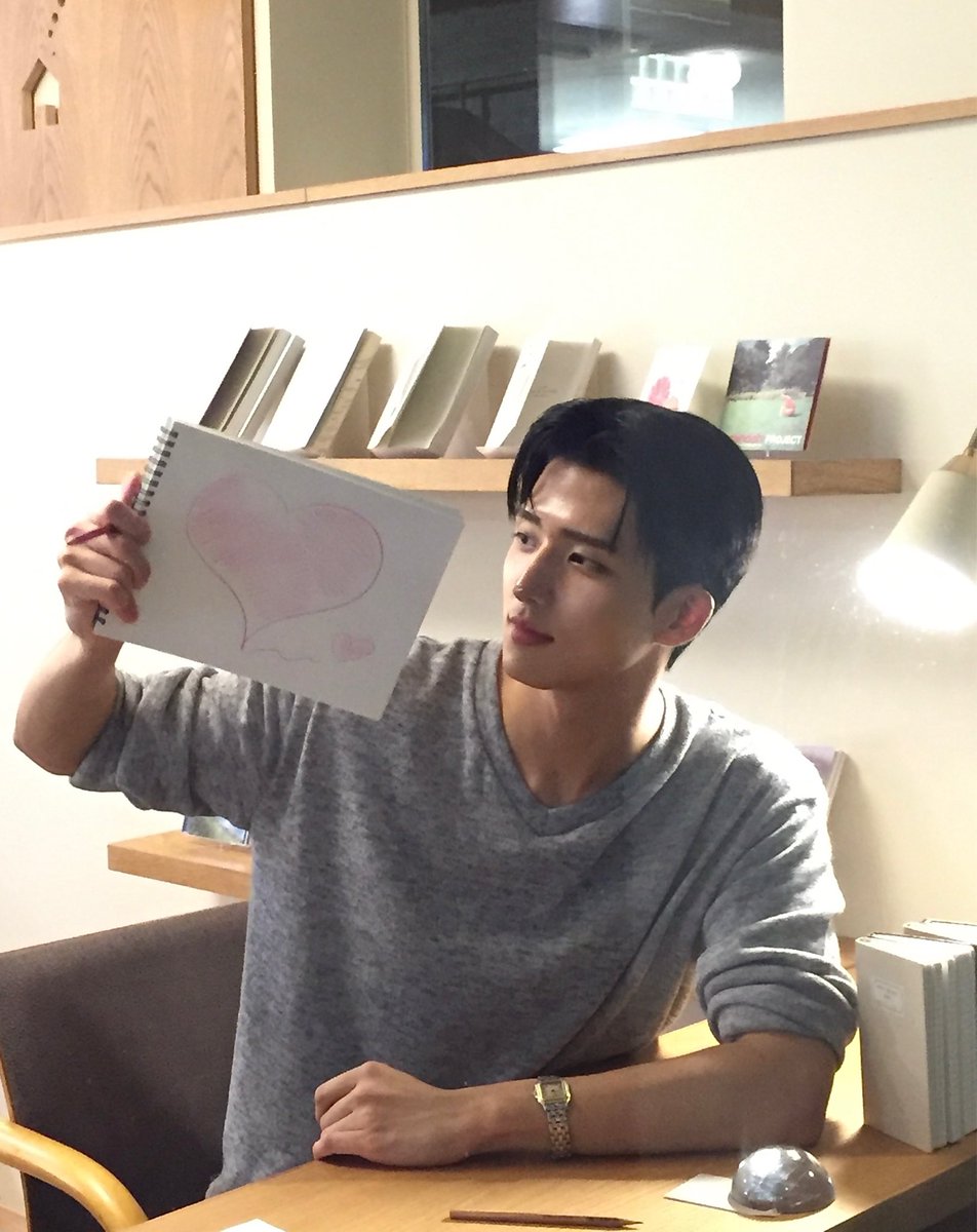 unnuung's tweet photo. 이 남자 애교 어떡하지 https://t.co/Rm8lv0HUQI